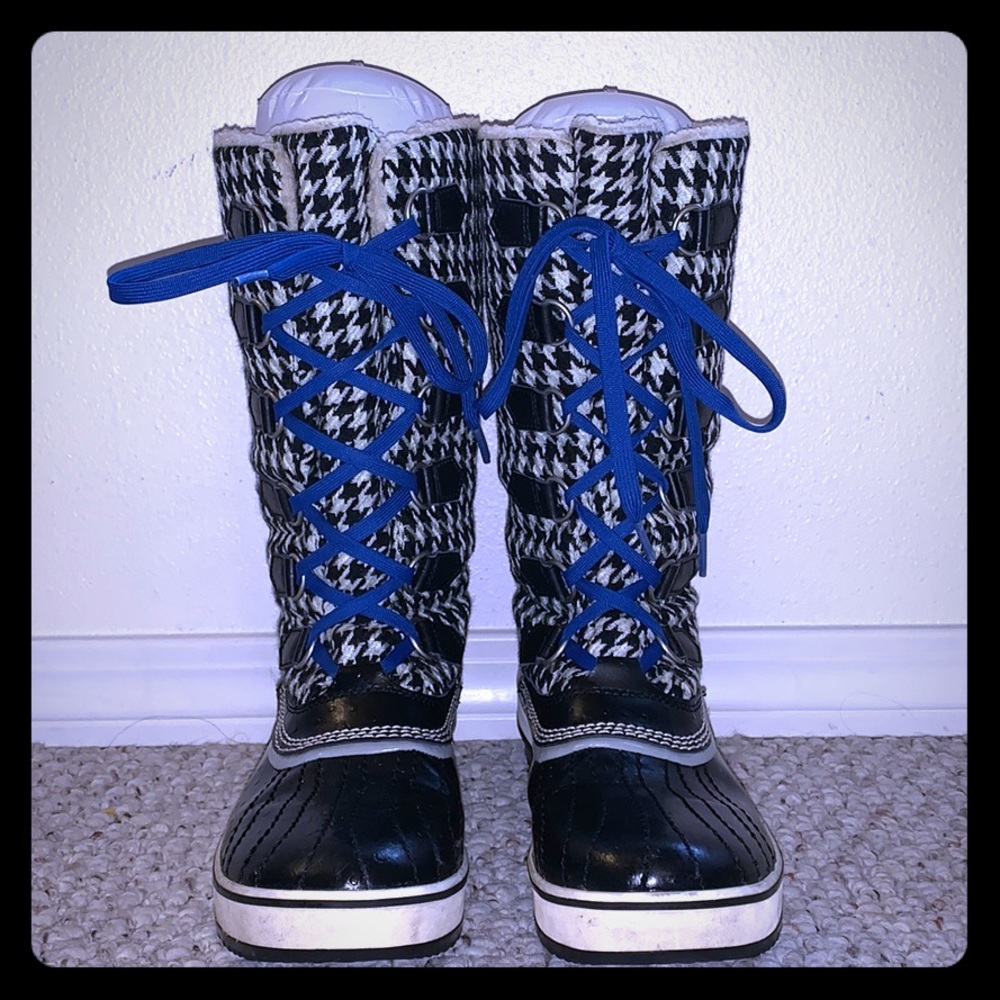 Sorel Black and White Houndstooth Winter Boot